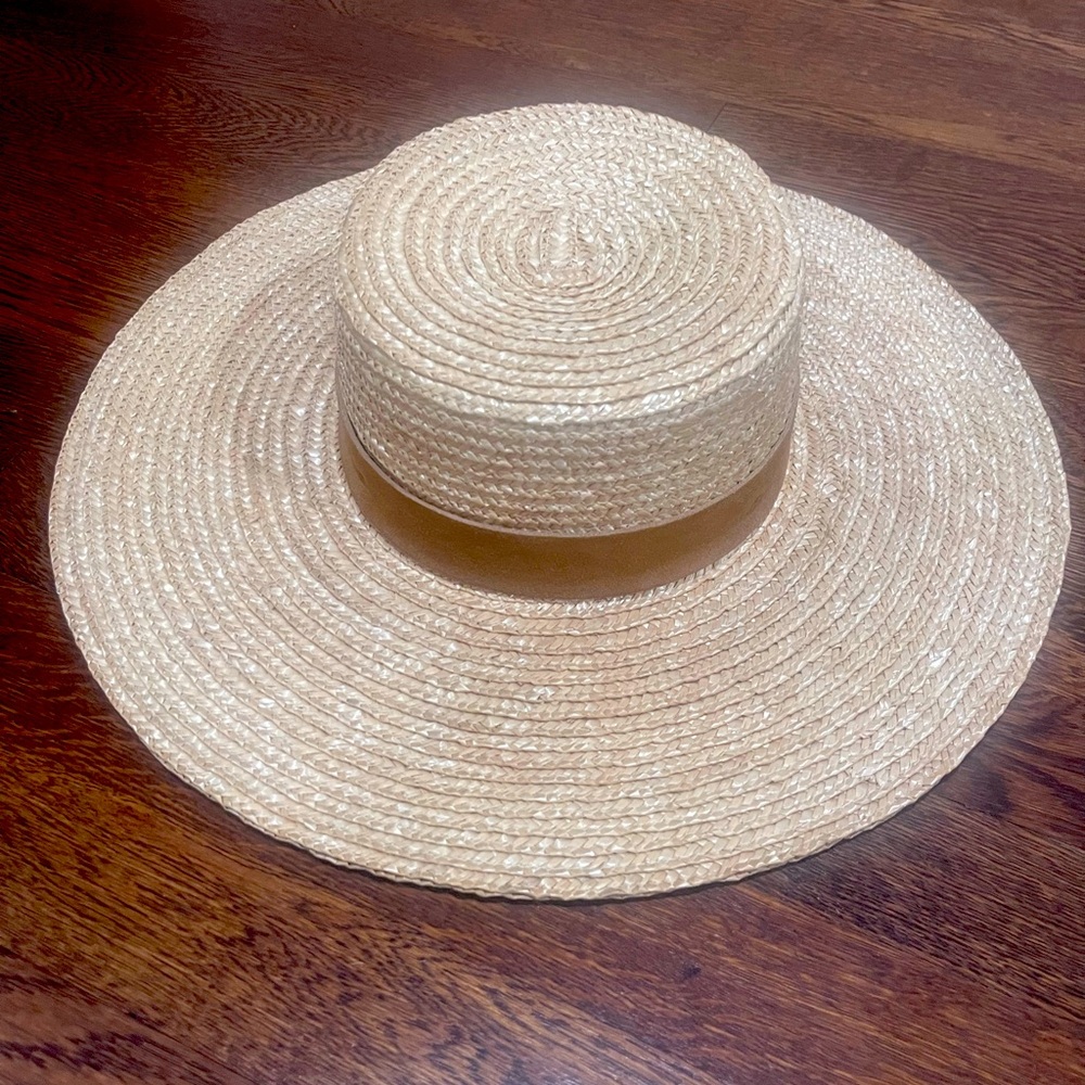 GIGI PIP Women’s Straw Hat, S/M (57)
Capri Medium Natural 
Never worn
